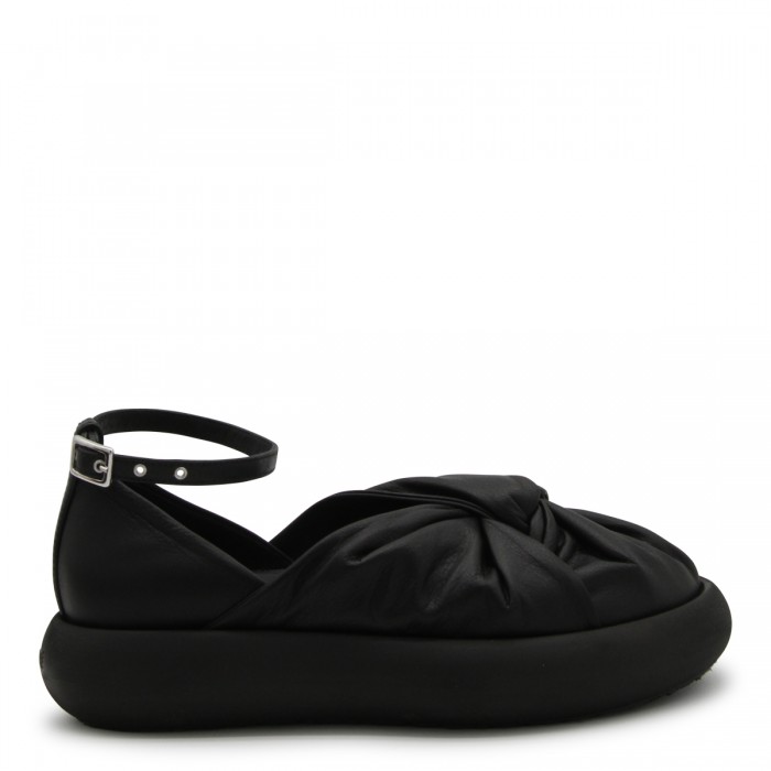 BLACK SANDALS