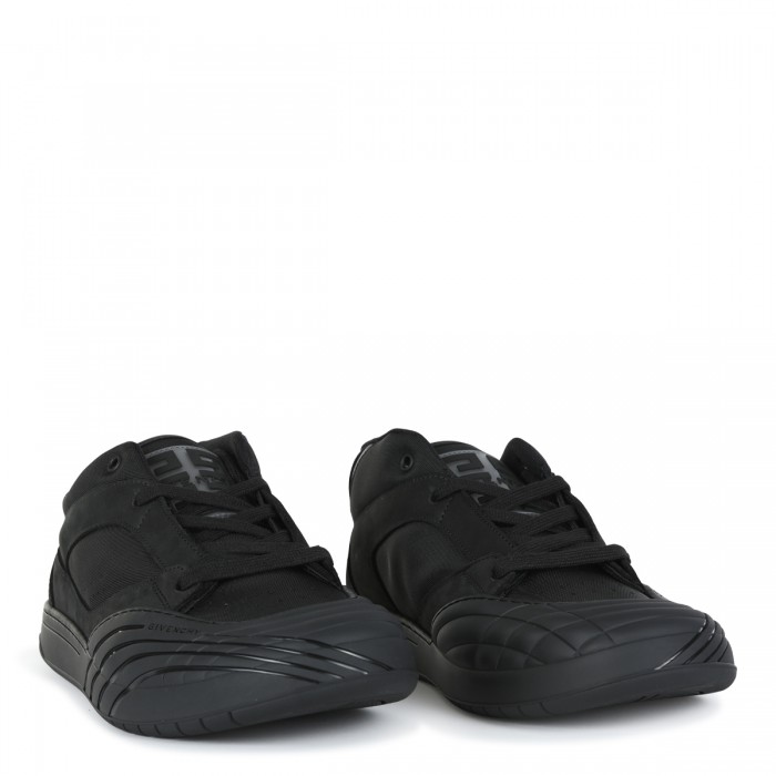 BLACK SKATE SNEAKERS 2
