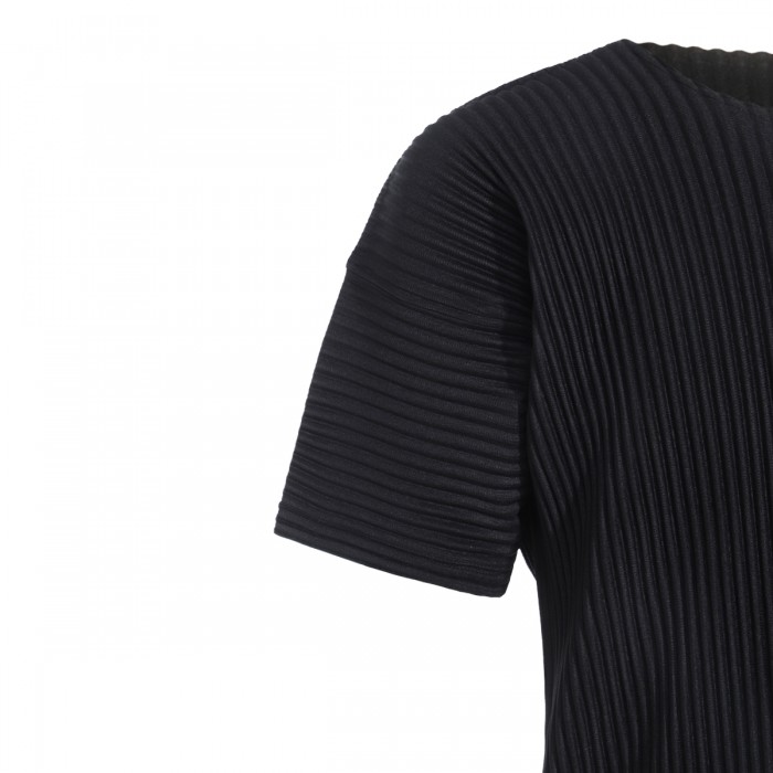 BLACK T-SHIRT 2