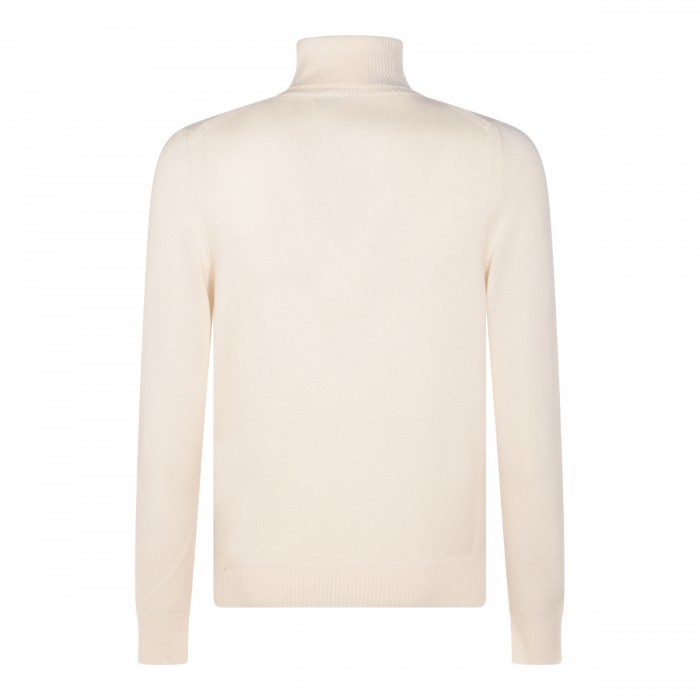 WHITE WOOL KNITWEAR 2