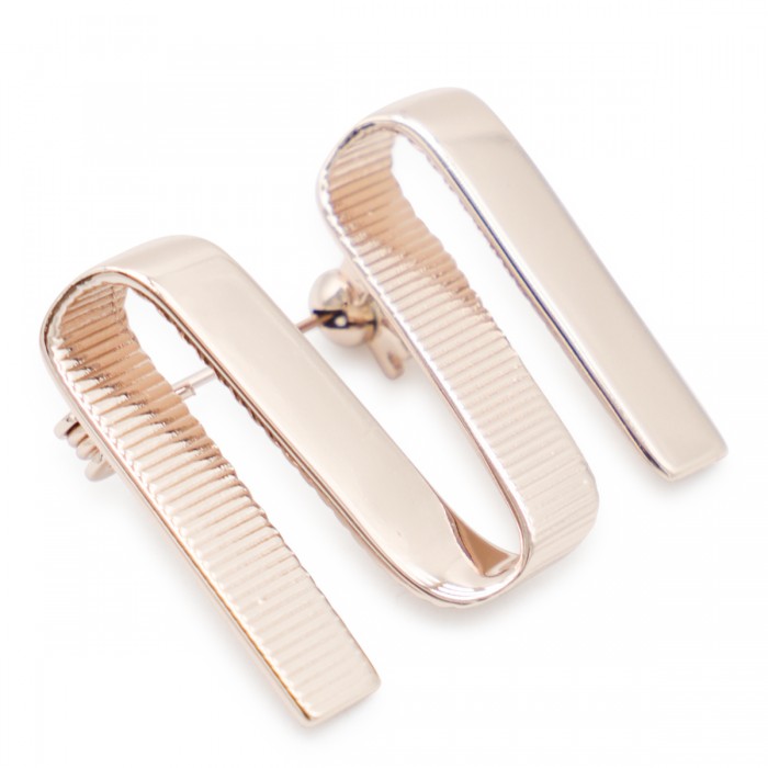 GOLD TONE METAL BROOCHES