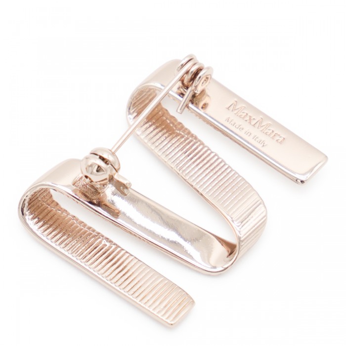 GOLD TONE METAL BROOCHES 2