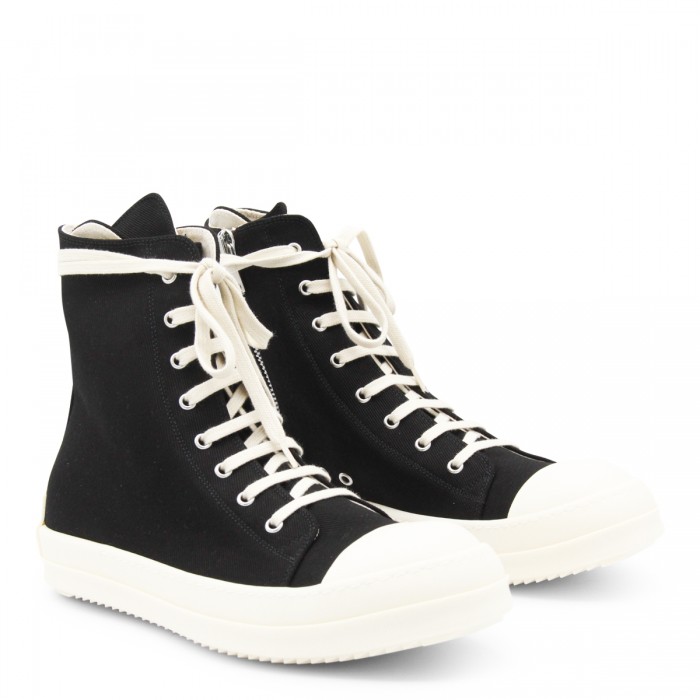 BLACK SNEAKERS 2