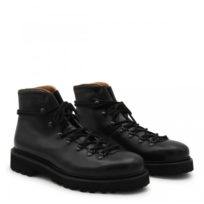 BLACK LEATHER BOOTS 2