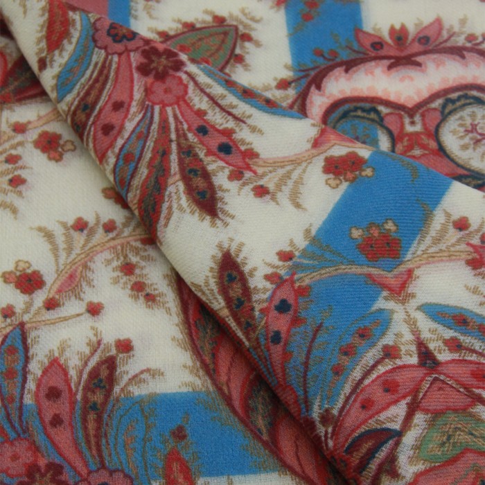 RED AND BEIGE WOOL SCARVES 2