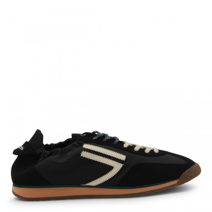 BLACK SNEAKERS