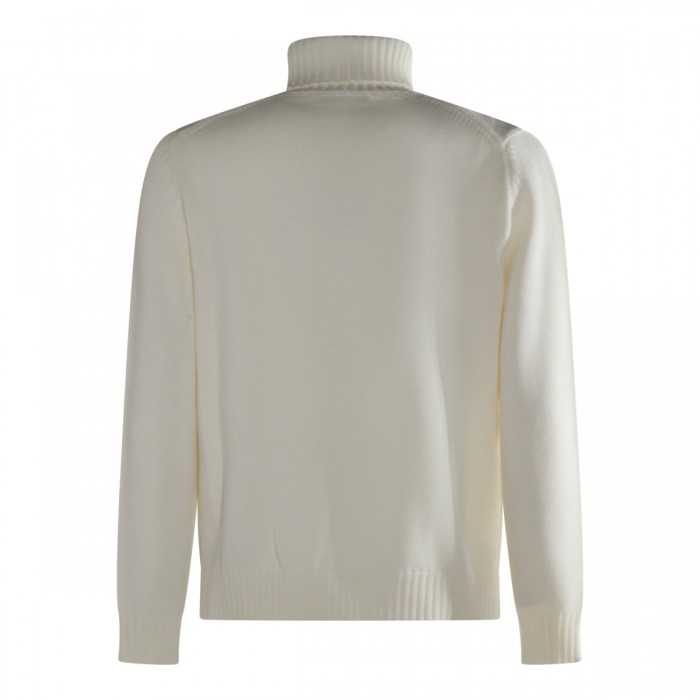 WHITE WOOL KNITWEAR 2