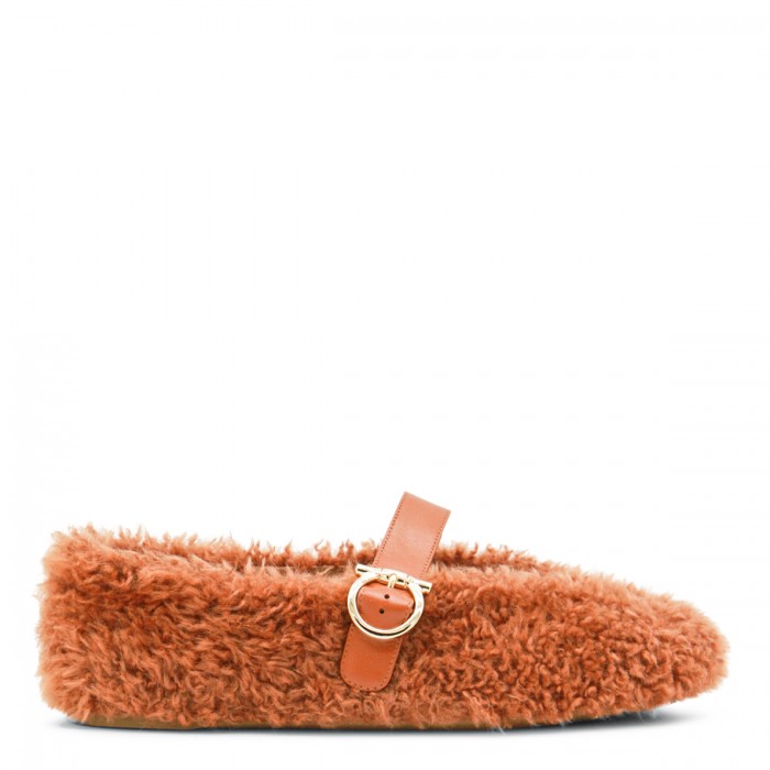 CAMEL FLATS