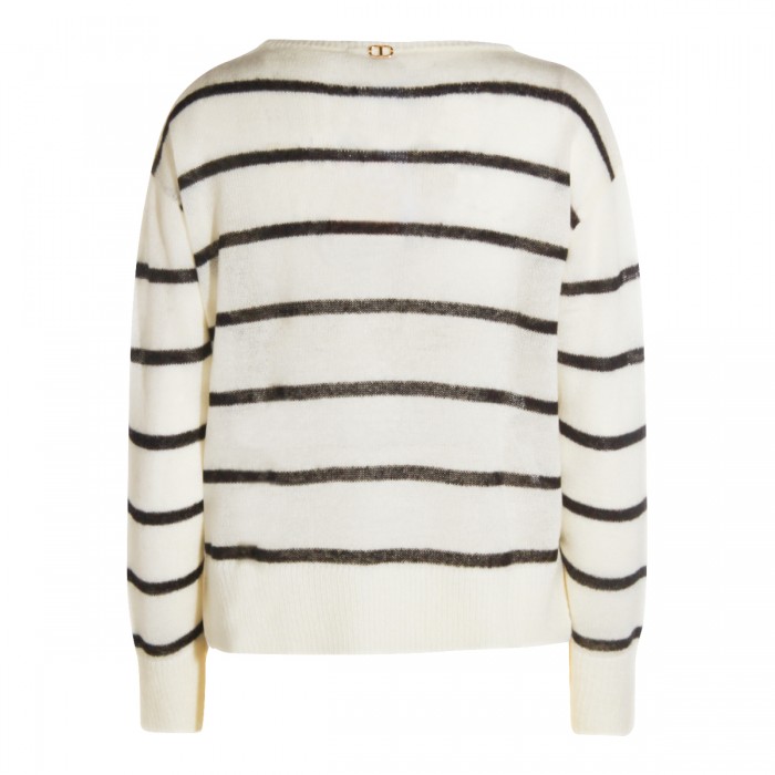 WHITE AND BLACK KNITWEAR 2