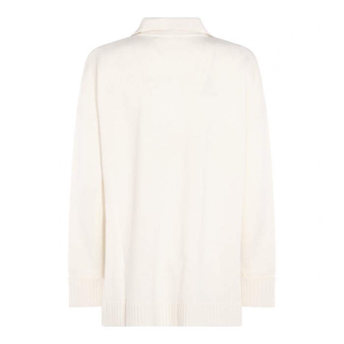 WHITE WOOL BULL KNITWEAR 2