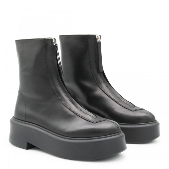 BLACK LEATHER BOOTS 2