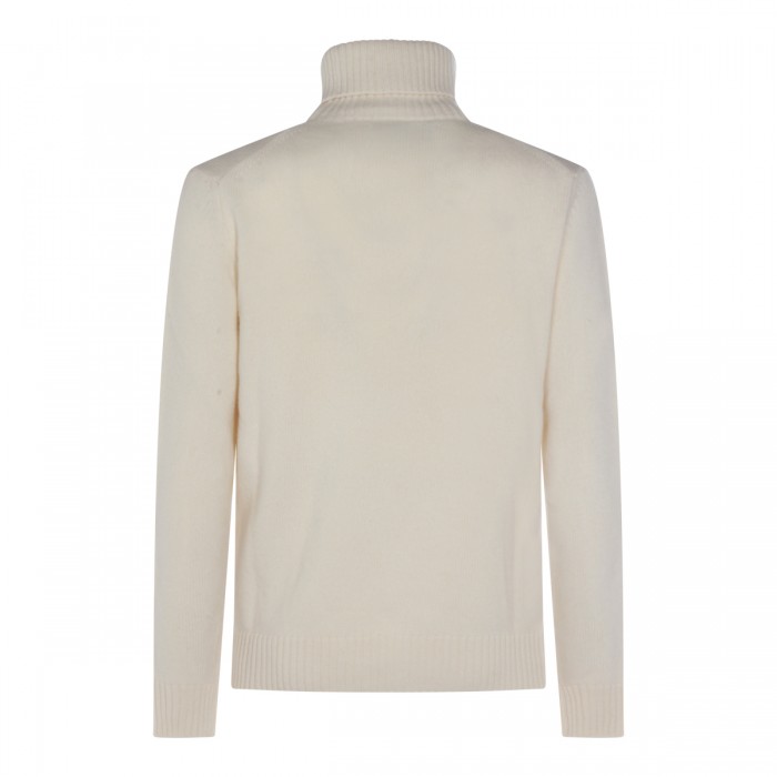WHITE WOOL KNITWEAR 2