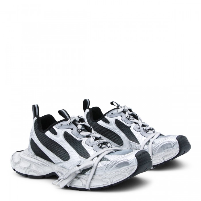 WHITE AND BLACK 3XL... 2