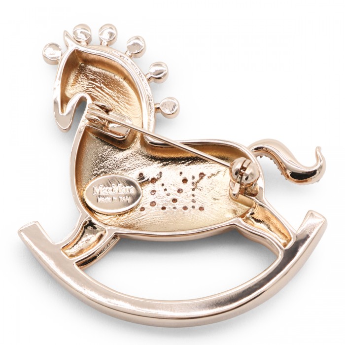 GOLD TONE METAL BROOCH 2