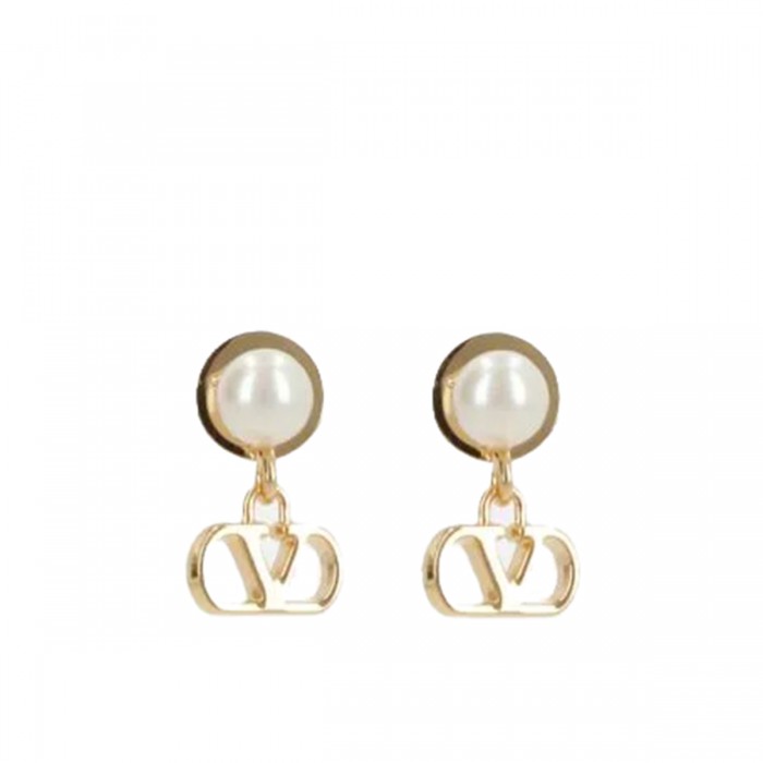 GOLD AND PEARL EARRINGS
