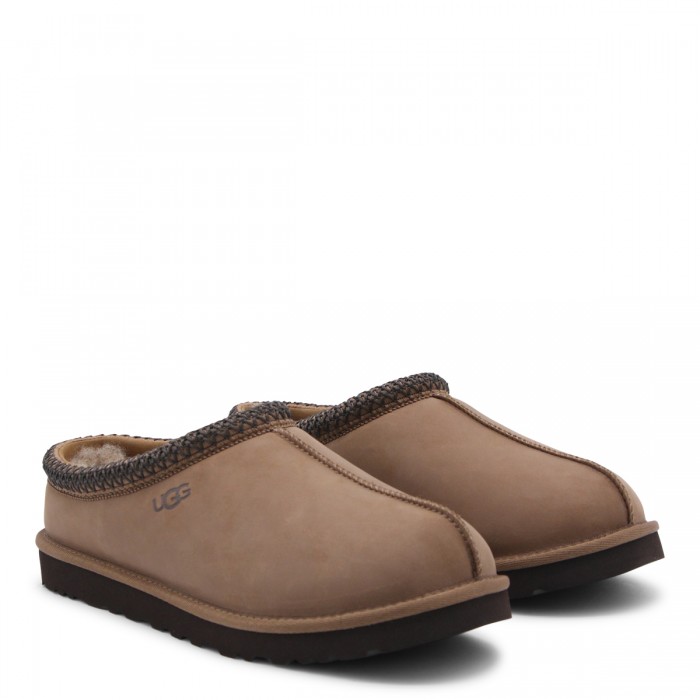 DARK CHESTNUT TASMAN FLATS 2