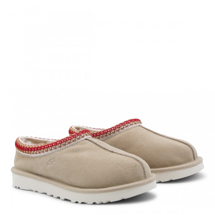 BEIGE TASMAN FLATS 2
