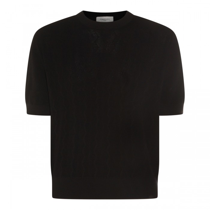 BLACK T-SHIRT
