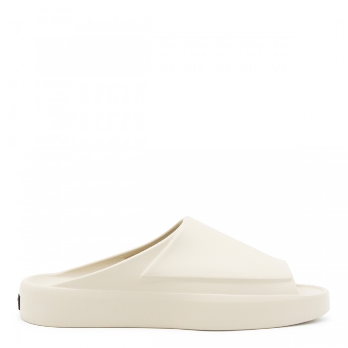 BEIGE RUBBER FLAT
