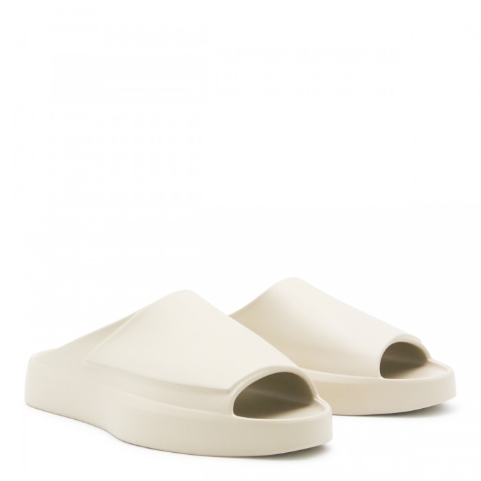 BEIGE RUBBER FLAT 2