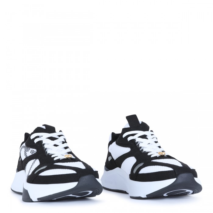 WHITE AND BLACK DEMIVEE... 2