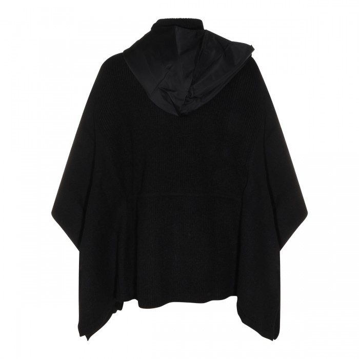 BLACK CAPES 2