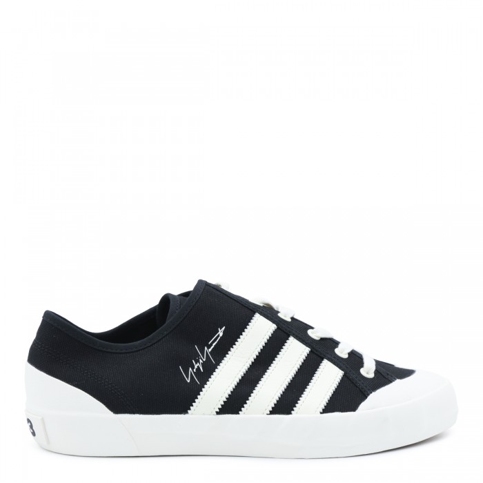 BLACK SNEAKERS