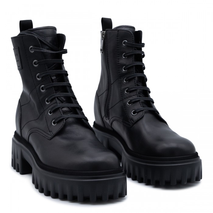 BLACK LEATHER BOOTS 2